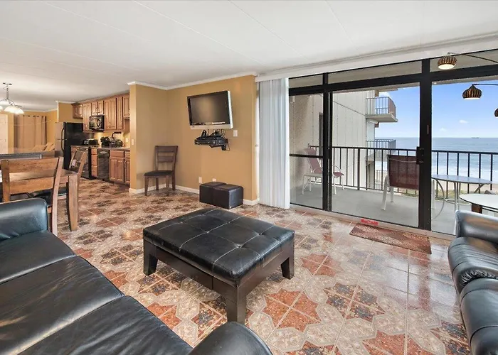 Holiday home Direct Ocean Views From 2 Bedroom Sea Terrace With Outdoor Pool! Ocean City