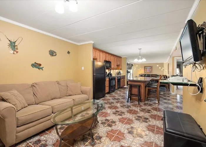 Holiday home Direct Ocean Views From 2 Bedroom Sea Terrace With Outdoor Pool! Ocean City