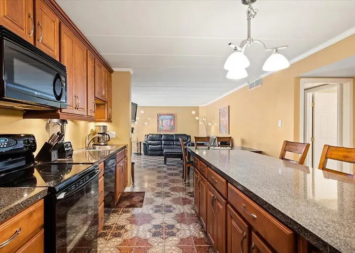 Direct Ocean Views From 2 Bedroom Sea Terrace With Outdoor Pool! Holiday home *