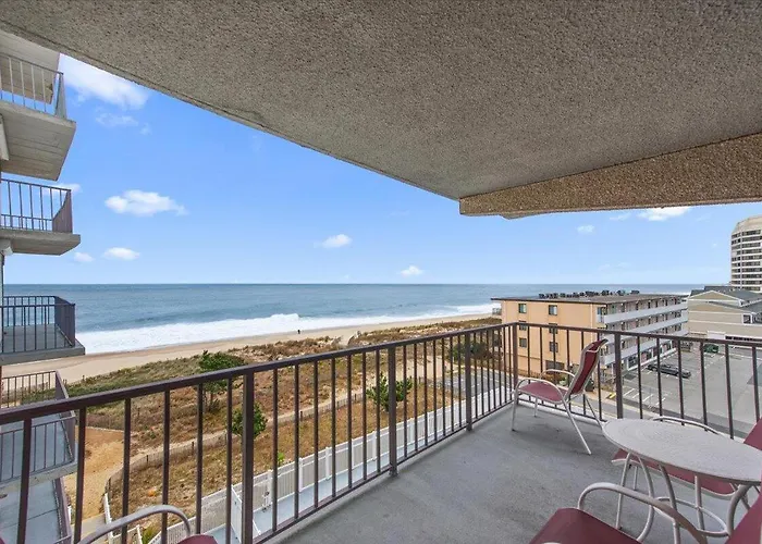 Holiday home Direct Ocean Views From 2 Bedroom Sea Terrace With Outdoor Pool! *